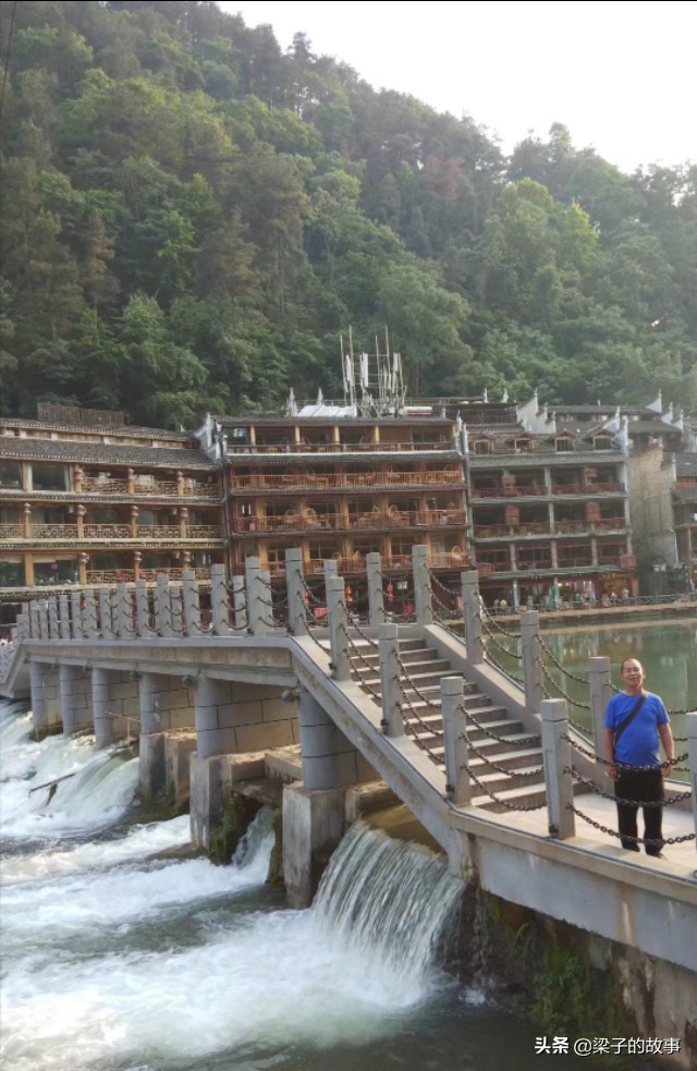 湘西明珠凤凰古城位于哪个省,湖南省湘西市凤凰古城