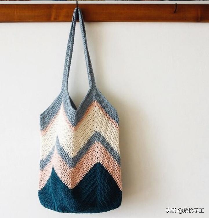 简单漂亮的小包包钩针教程,韩国钩针钩桌布花样教程