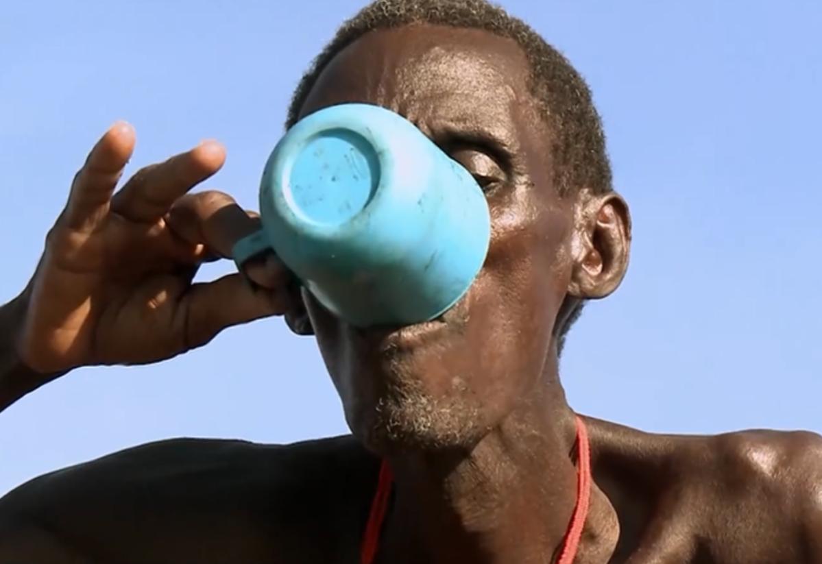 非洲埃尔莫洛部落：每天顿顿都吃鱼，没鱼时就捕杀鳄鱼充饥