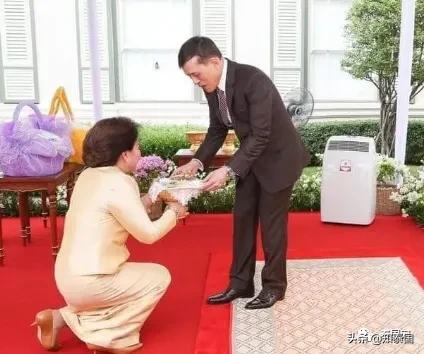 他信前妻“带队投敌”？曾经辉煌的为泰*党**，走到了生死存亡关头！