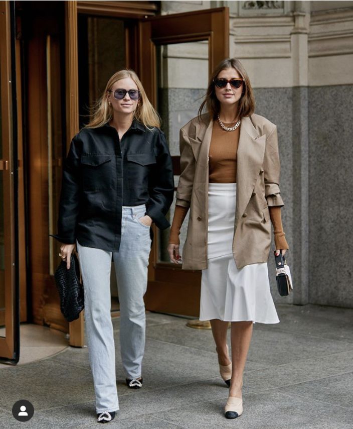 孙艺珍郑丽媛同步营业该看谁？小孩才做选择她们的西装我都要