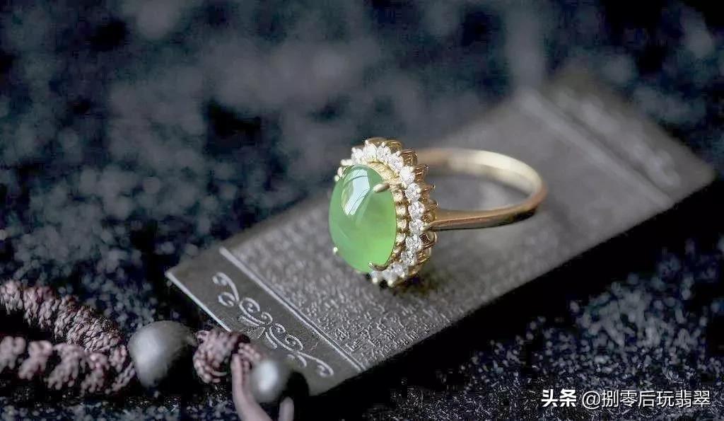 水头好的豆种翡翠手镯多少钱,豆种翡翠的水头