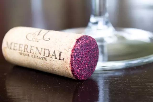 为什么奔富Bin389、Bin407有软木塞和螺旋盖之分?