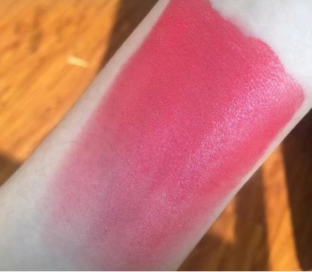 大牌口红不“踩雷”?YSL“白皮”都不喜欢,它涂完“秒变大妈”