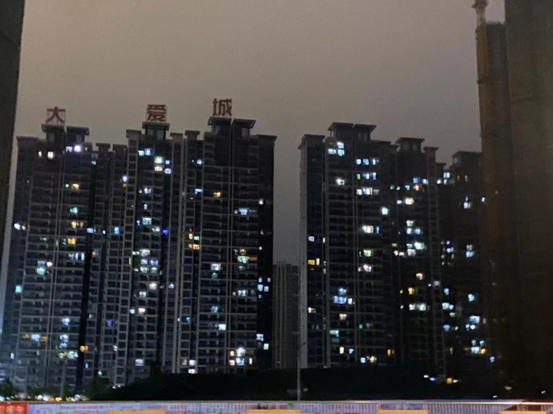 大亚湾夜景真实视频,大亚湾鬼城亮灯率