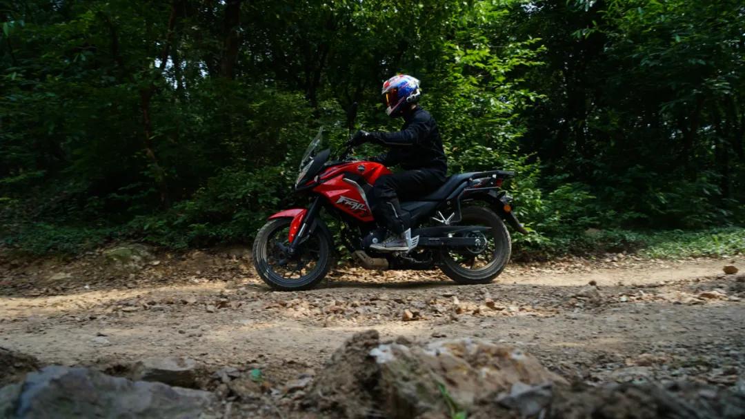 新大洲本田cbf190x骑行感受,本田拉力摩托车cbf190x