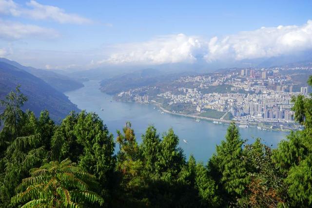 巫山究竟是一个什么样的地方，为什么重庆人都觉得他太遥远