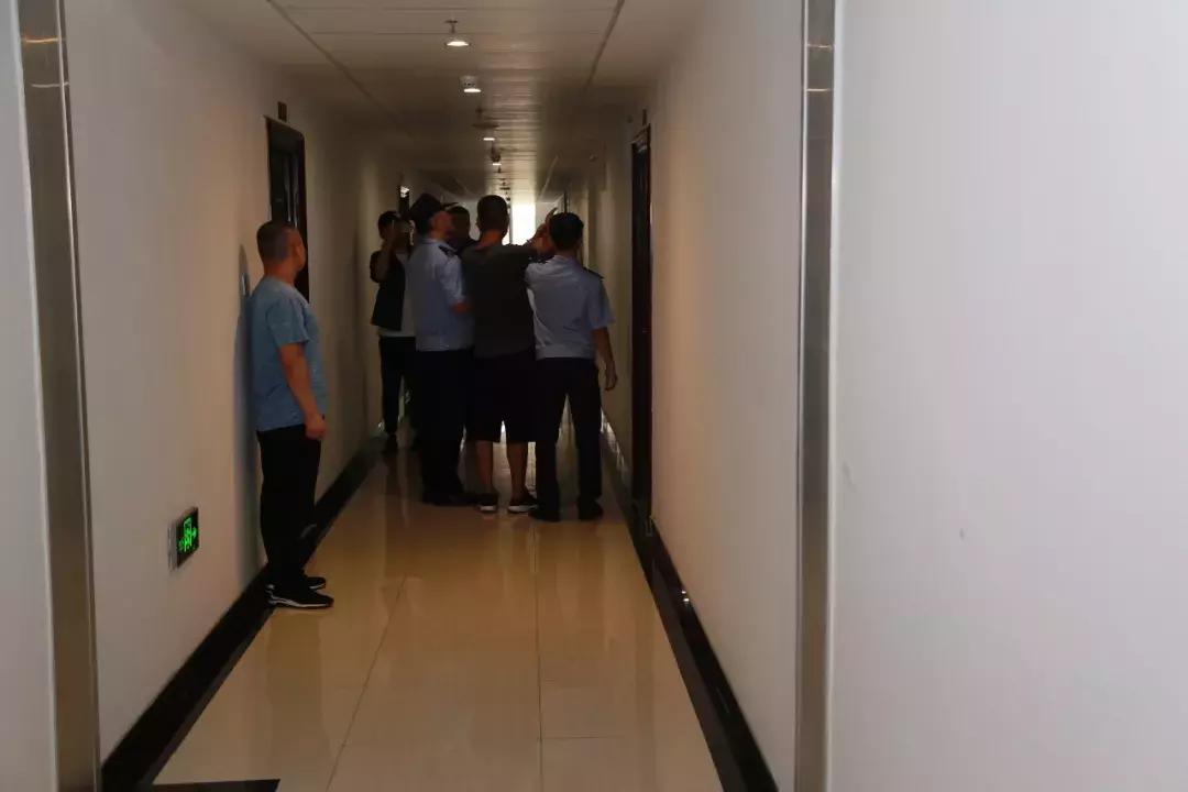 济南市一女子被骗100万,济南一女子被骗10万