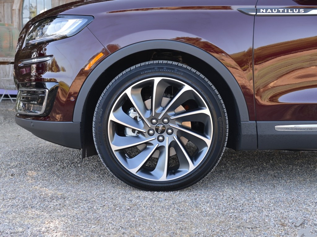 又一顶级豪车将入华捷恩斯g90,又一日系豪车异军突起车长近5米