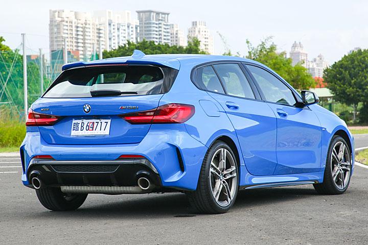 这驾感，依旧又浓又辣，试驾全新一代宝马M135ixDrive
