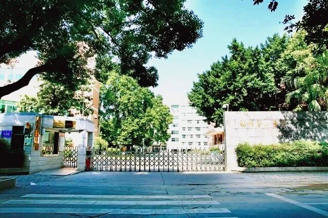 学生时代勾你馋虫的街边店，你和它上一次见面隔了几年？