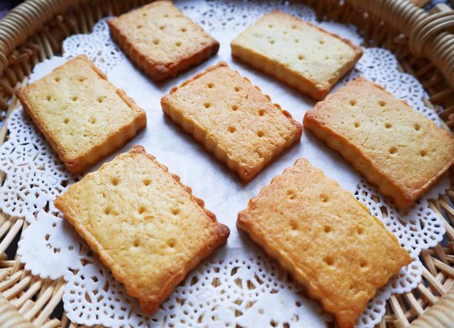 曲奇奶油饼干最正宗的配方,如何能做出香酥的奶油饼干