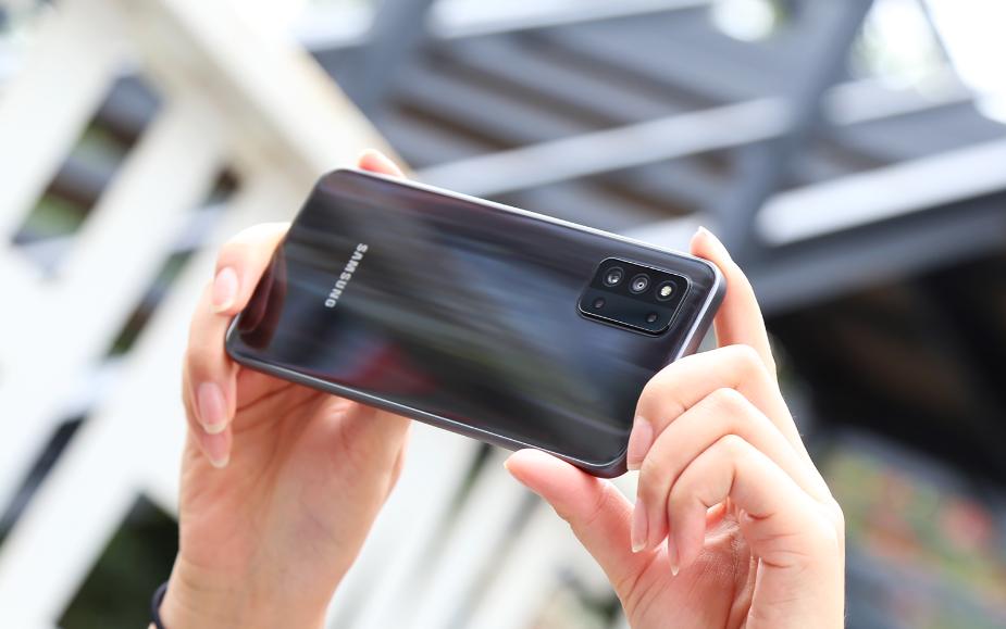 三星千元入门手机:6400万四摄+8GB降至1399元!对比国产你选谁?