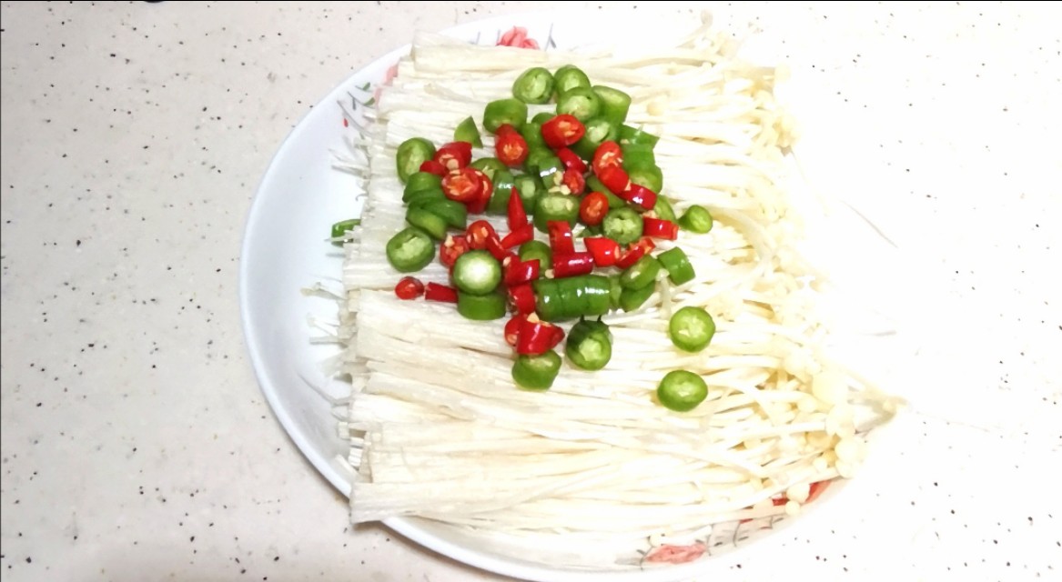 金针菇这样做清凉爽口鲜香好吃,麻辣金针菇怎样做最好吃