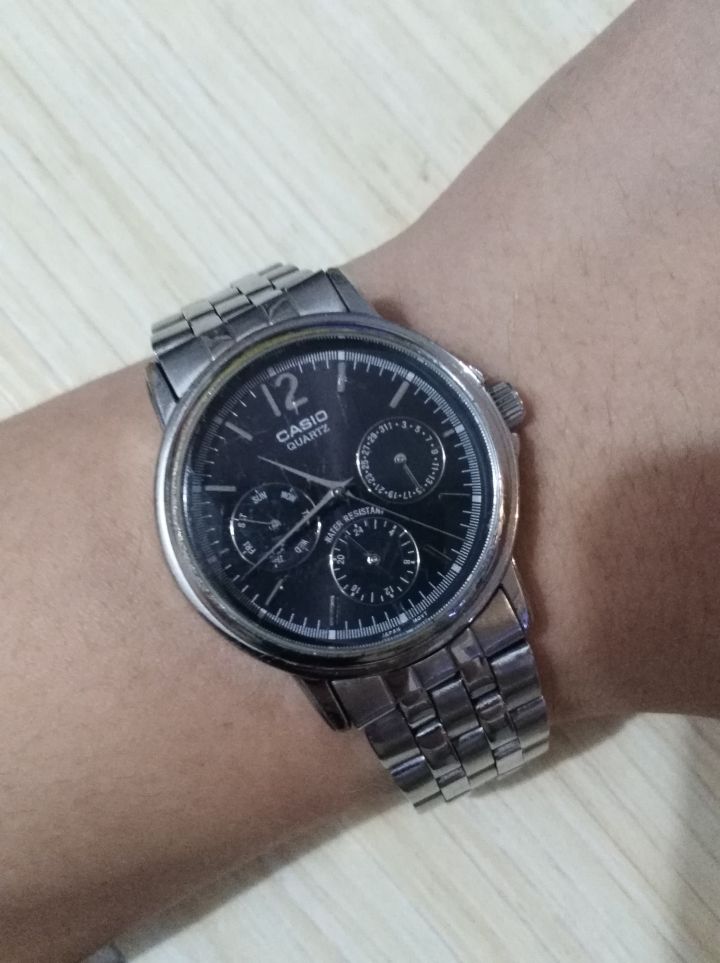 戴老款手表丢人吗,男人戴几百块的手表丢人吗