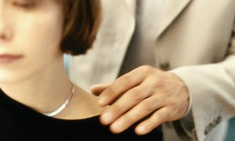 心理学家男人更喜欢漂亮的女人,心理学越是漂亮的女人男人越喜欢