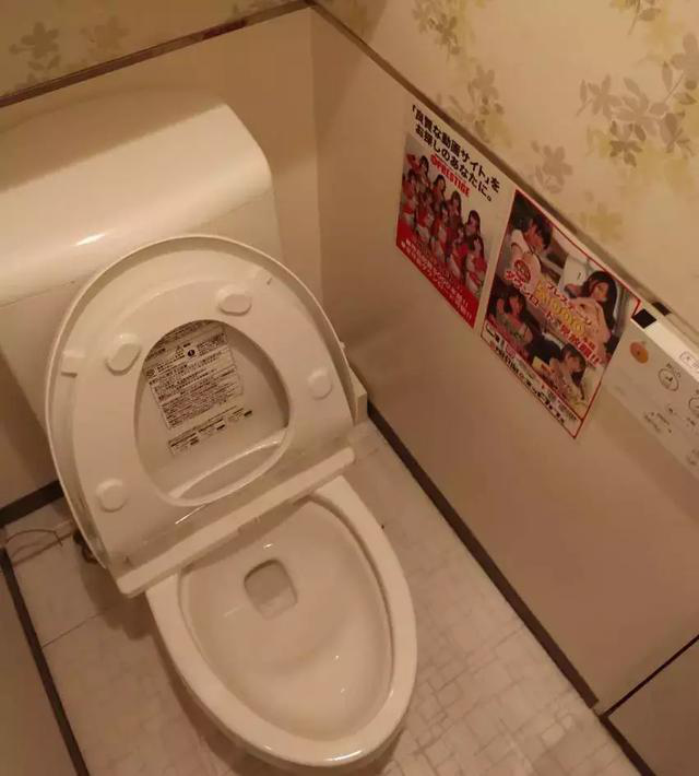 在岛国的网吧过夜是一种怎样的体验？