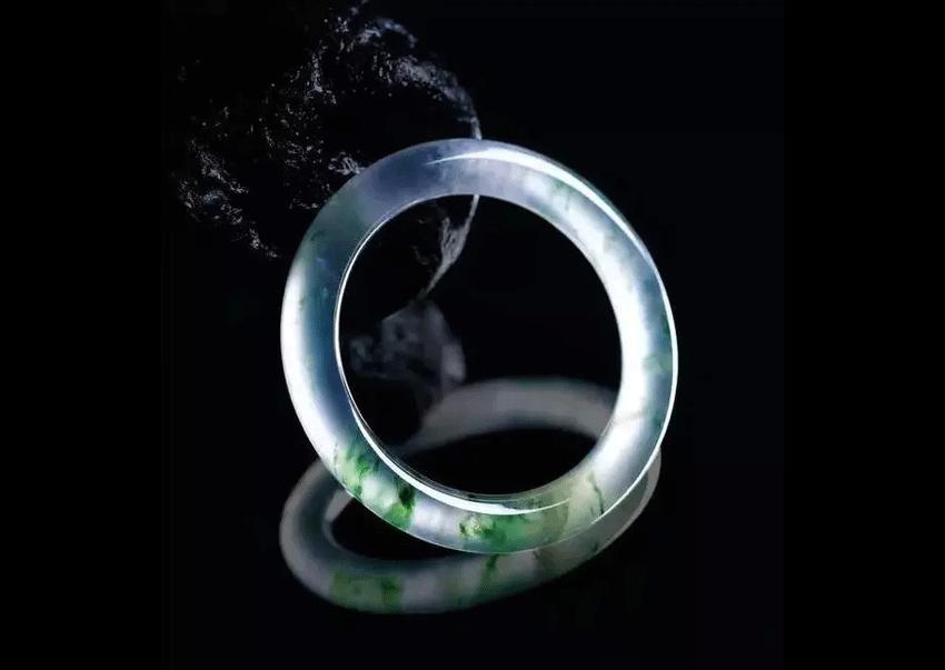 一样的翡翠,却有不一样的东方美