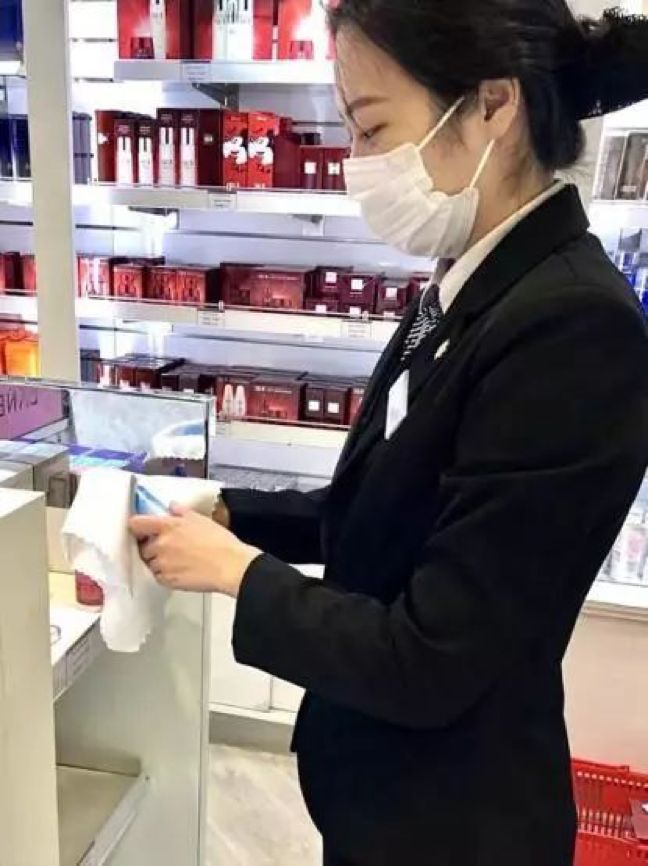 “代购”“厨子”“保洁”“学生”集齐一身,免税人全员出击