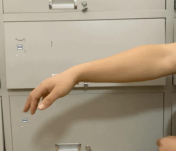 网球肘的自我锻炼三个动作,一个动作解决网球肘