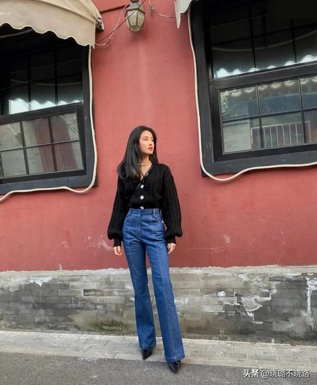人人都有的牛仔裤怎么穿才时髦,每个人必备的牛仔裤