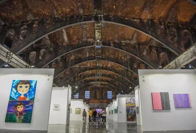 住进“坐穿牢底”的酒店，打卡深度体验监狱生活的博物馆