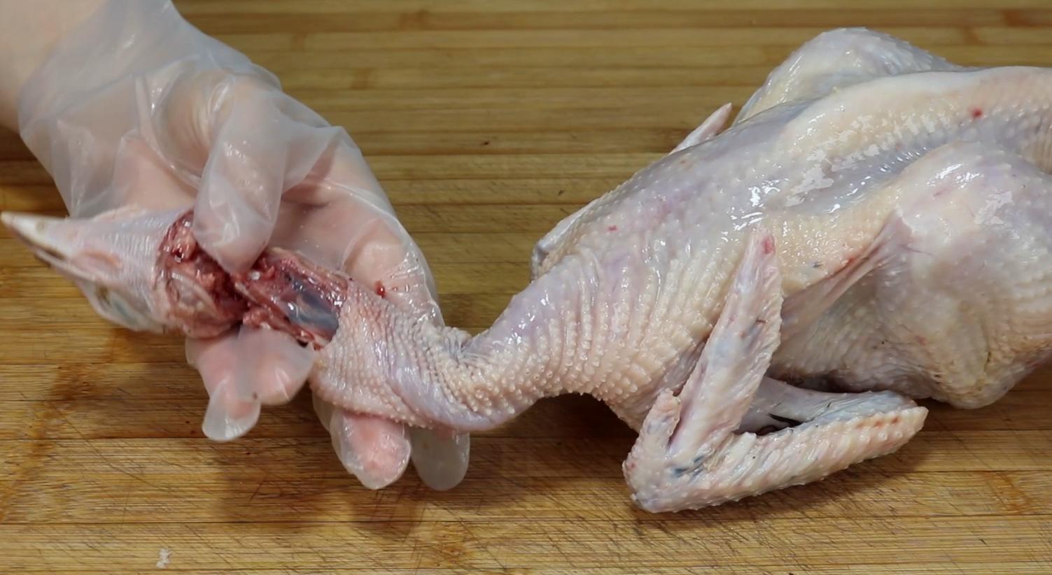 养鸡看外表听声音看粪便识鸡病,养鸡必须掌握鸡的十大生理习性