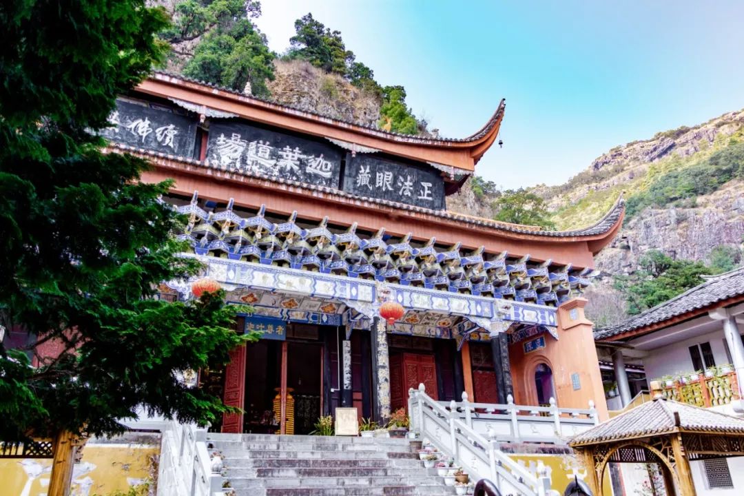 大理鸡足山奇观,从山角看大理鸡足山的传说