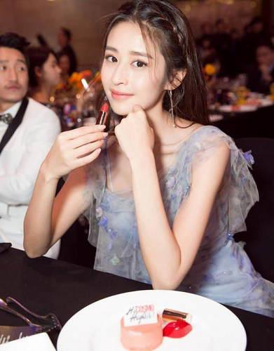 看看这些明星减肥,手里的鸡腿还香吗