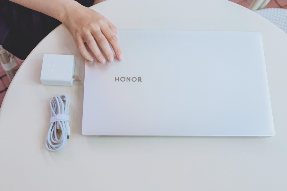 荣耀16.1寸笔记本有多大,荣耀16.1寸笔记本入门