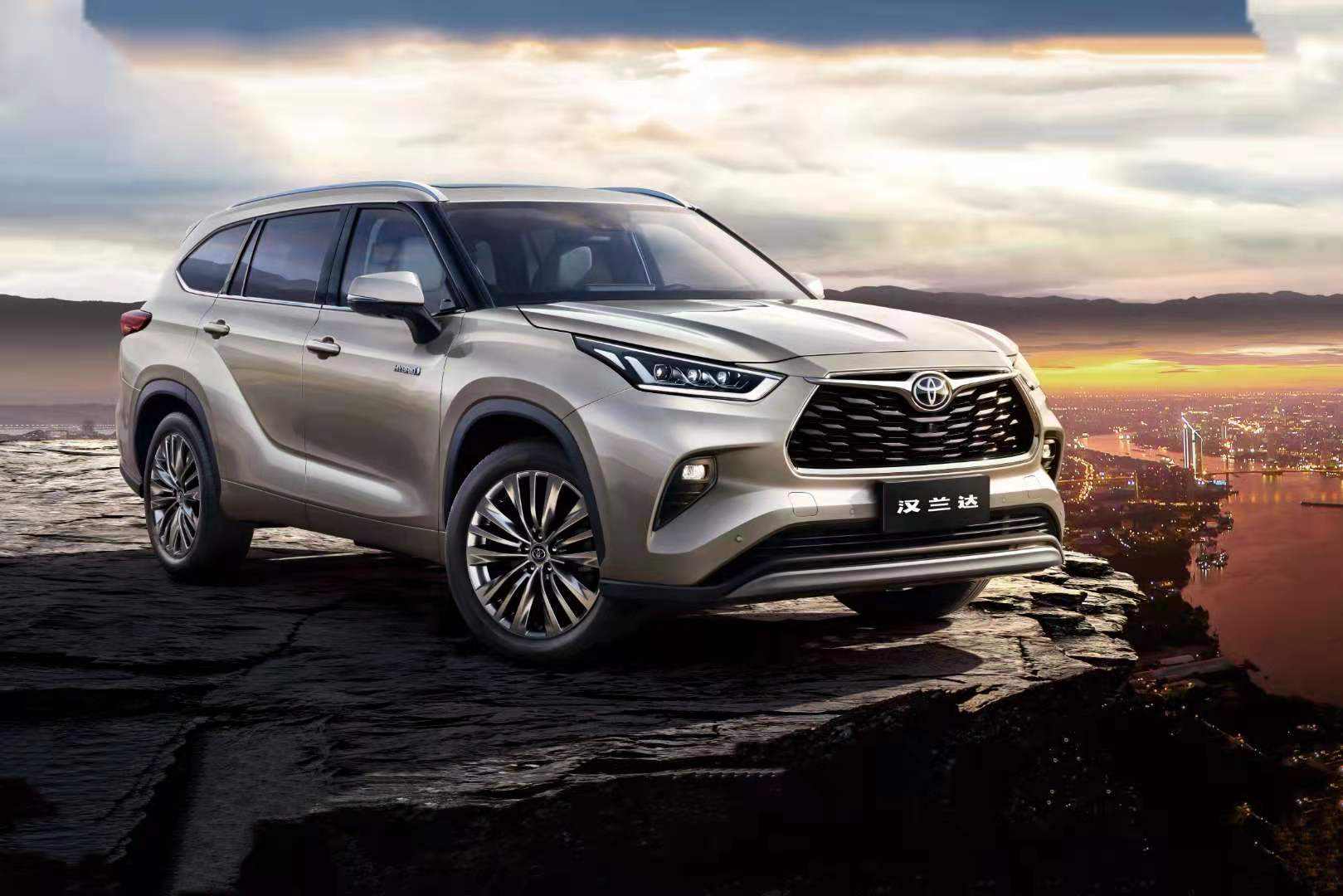 汽车雨刮器如何感应雨量,汽车雨量感应雨刷功能怎么用