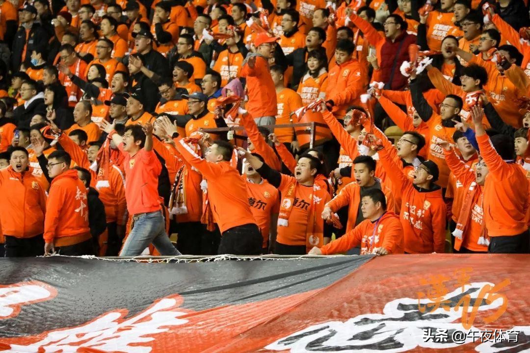 武汉卓尔新教练李霄鹏,李霄鹏加入武汉卓尔对战泰山