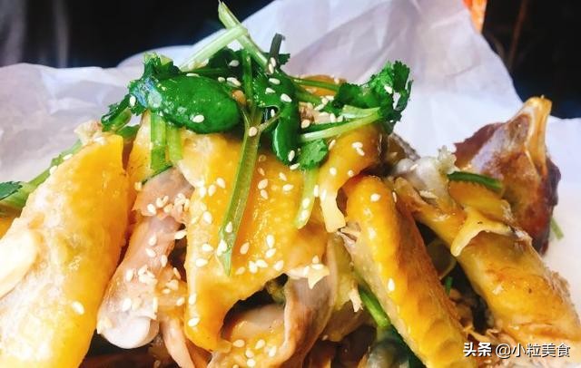 电饭煲盐焗沙姜手撕鸡,海南手撕盐焗鸡酱料的做法