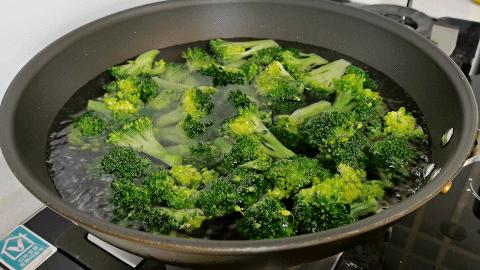 凉拌西兰花的最佳做法,凉拌西兰花怎么做最好吃