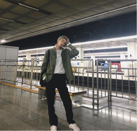 陆柯燃同款发型穿搭,陆柯燃金发造型摩登气质