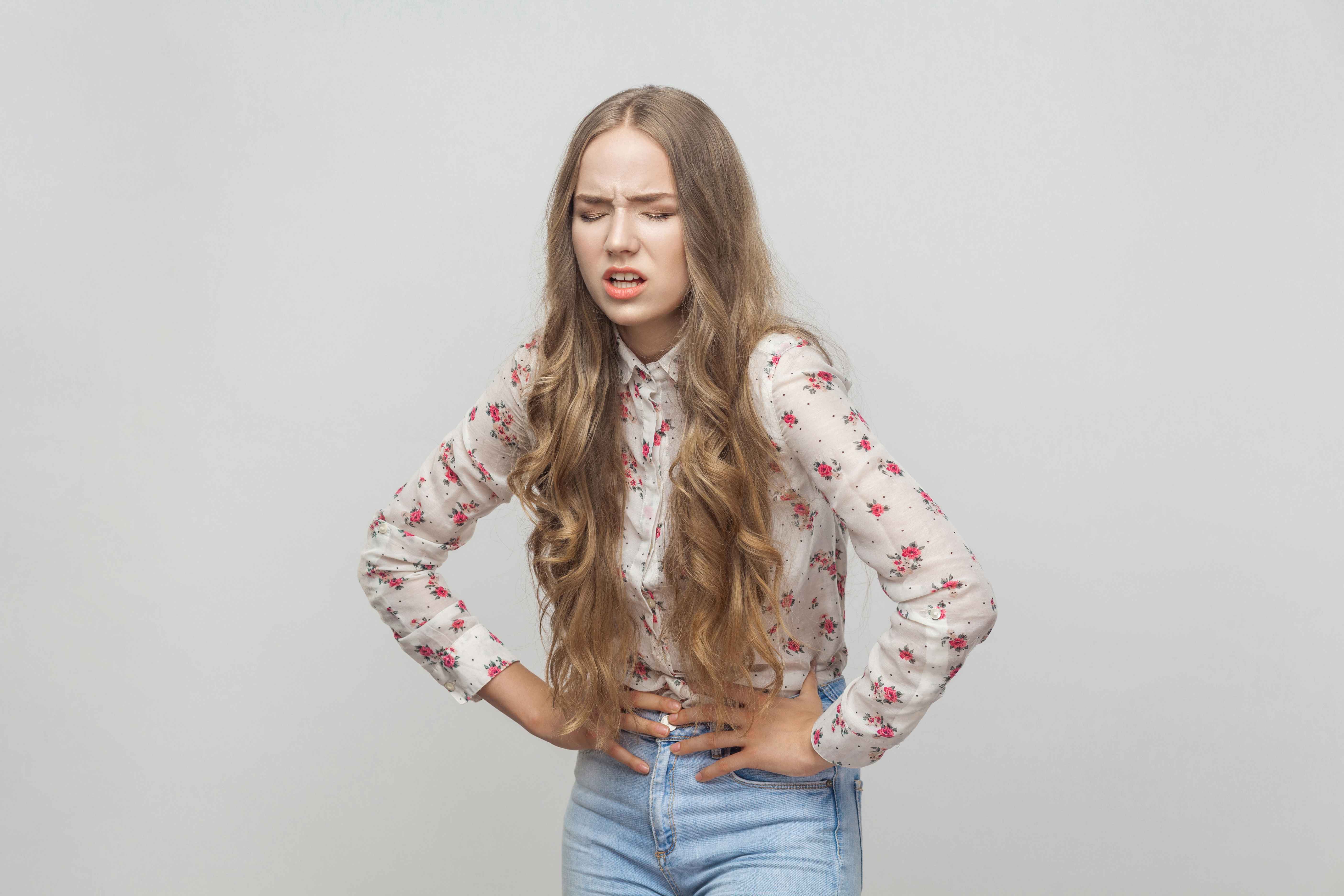 18岁女孩长时间不来姨妈,18岁女孩月经一直不完是什么原因