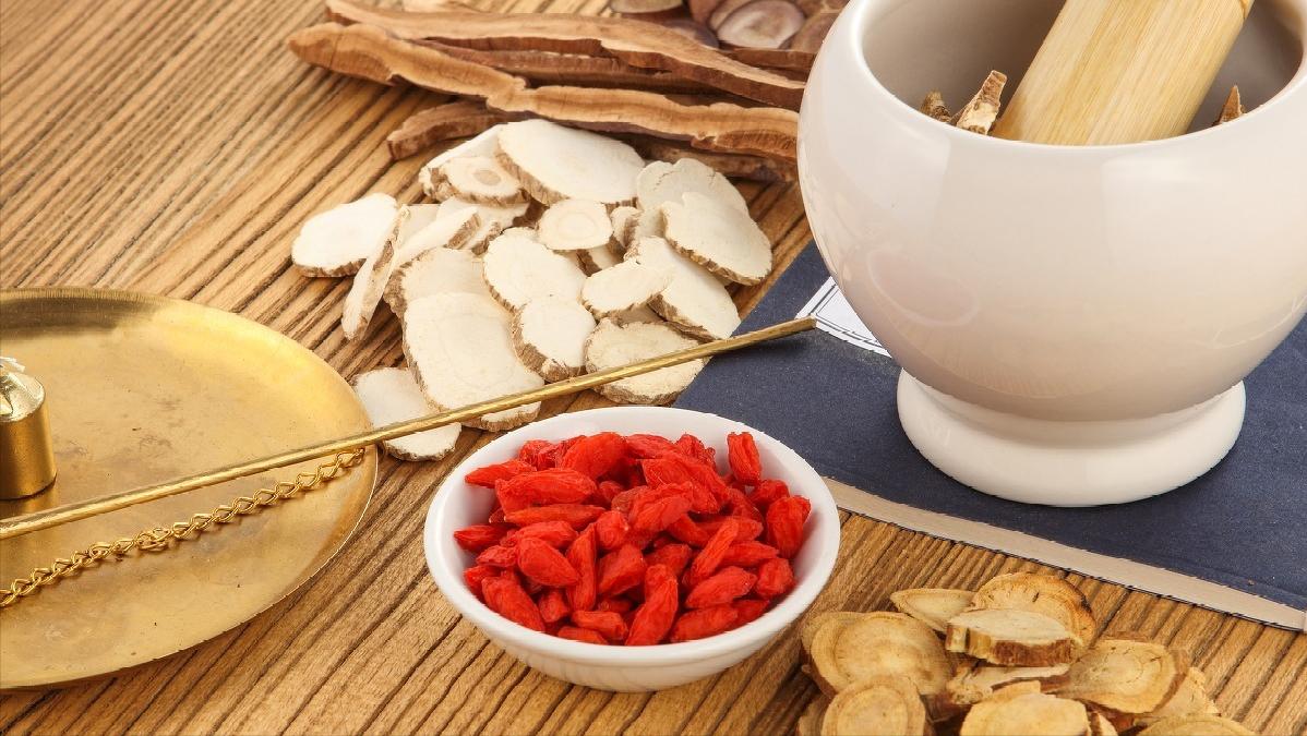 胸背疼痛吃什么药好得快,胸背经络疼痛