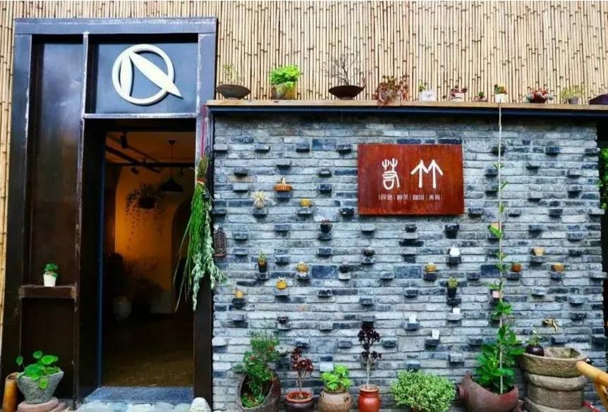 坐上公交去旅行!跟着这条101路线,带你玩遍大半个都江堰~一站一景,吃喝玩乐一网打尽!