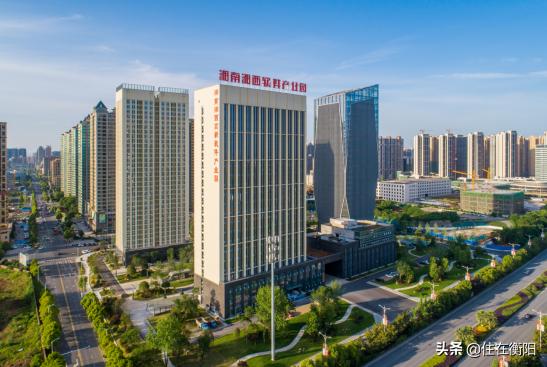 300亿，陆家新区变成什么样了？