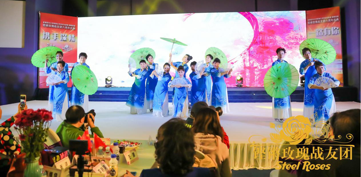 铿锵玫瑰战友团创造抗癌奇迹,铿锵玫瑰催人泪下的军歌