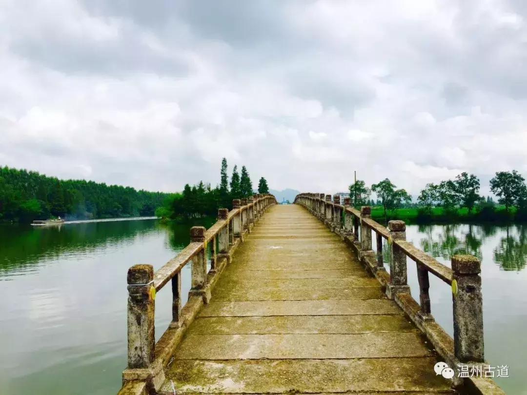 平阳鸣山古村落图片,千年古村平阳县鸣山村古城夜景
