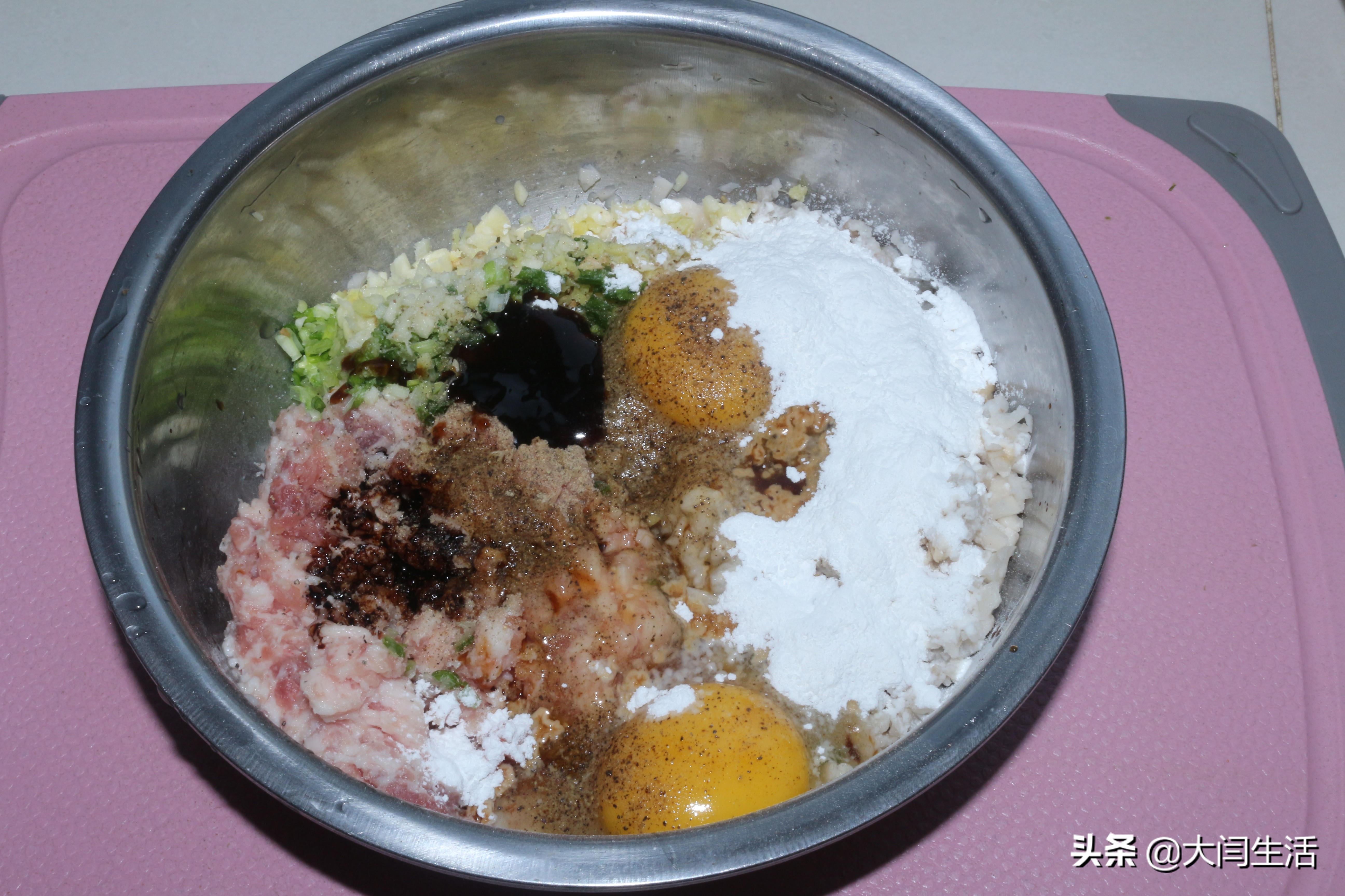 不油炸的狮子头视频,不油炸狮子头