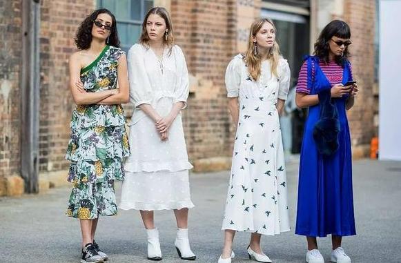 李冰冰黑色裙穿搭,李冰冰穿浅蓝色蕾丝裙