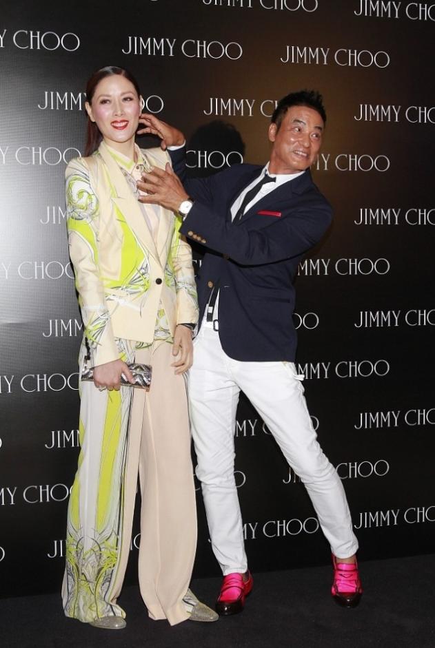 琦琦和任达华图片,任达华与琦琦走秀视频