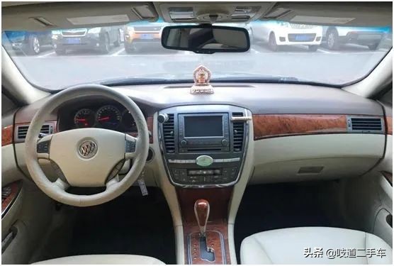 2万左右美式真皮沙发,2万开宝马奔驰