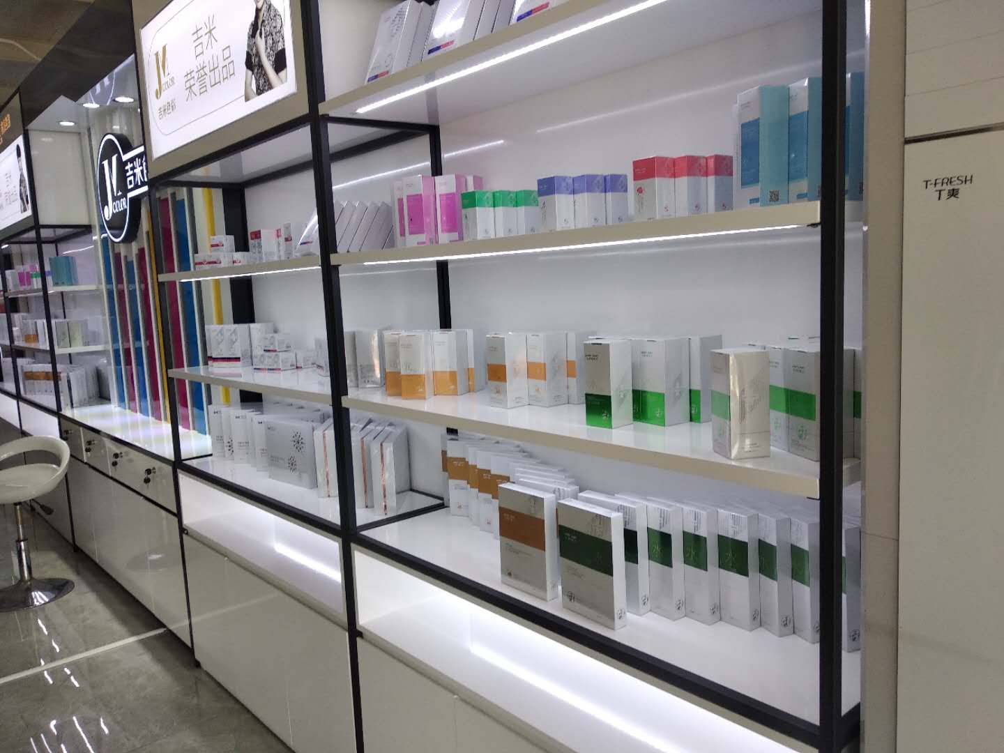 怎么化妆不脱妆起皮,怎么化妆不脱妆斑驳