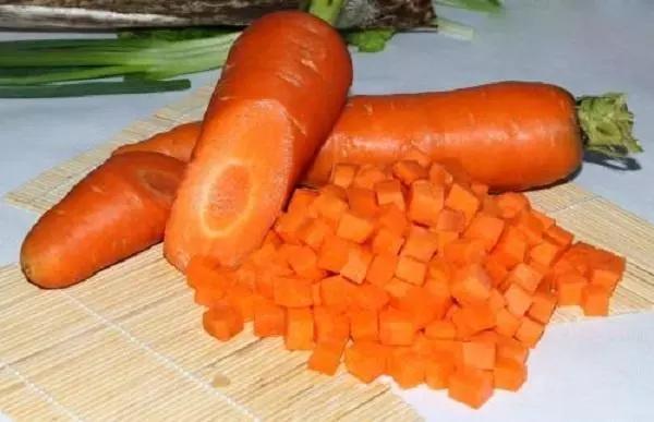 衣服的油渍干了久了有印怎么洗掉,洗衣机洗完衣服上有油渍怎么回事