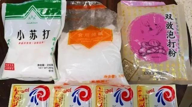 小苏打食用碱泡打粉酵母粉的区别,酵母粉泡打粉和小苏打有什么区别