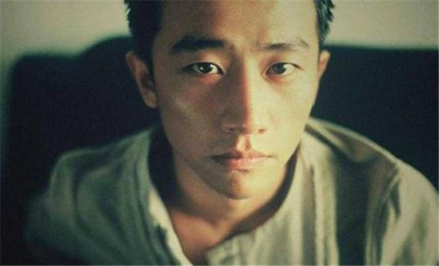 黄轩谈父母婚姻失败,黄轩小时候经历了家庭变故