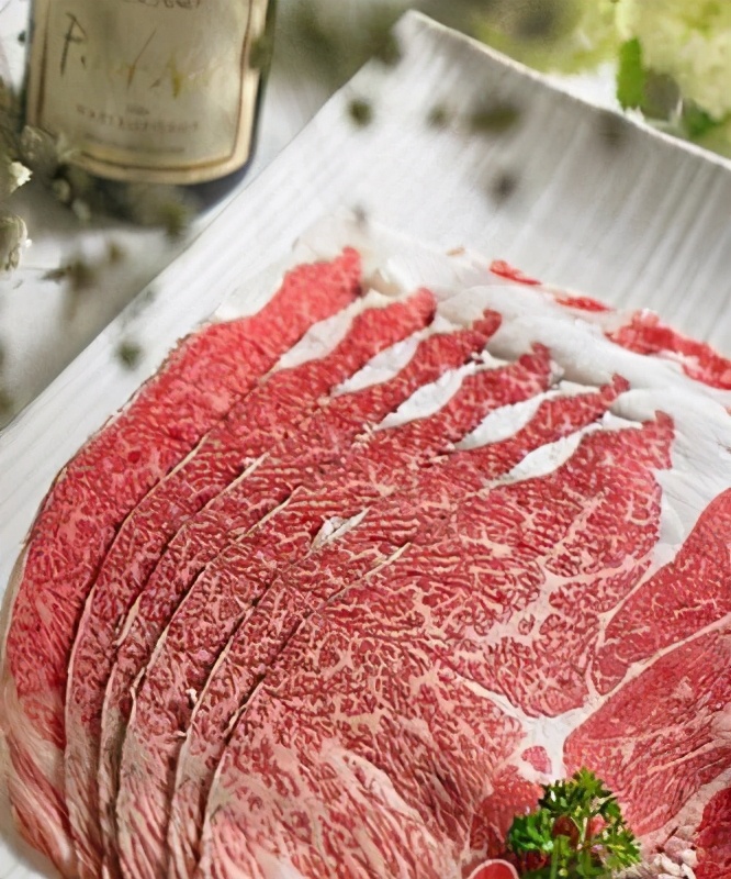 肉牛和奶牛饲料的区别,肉牛与奶牛哪种肉好吃